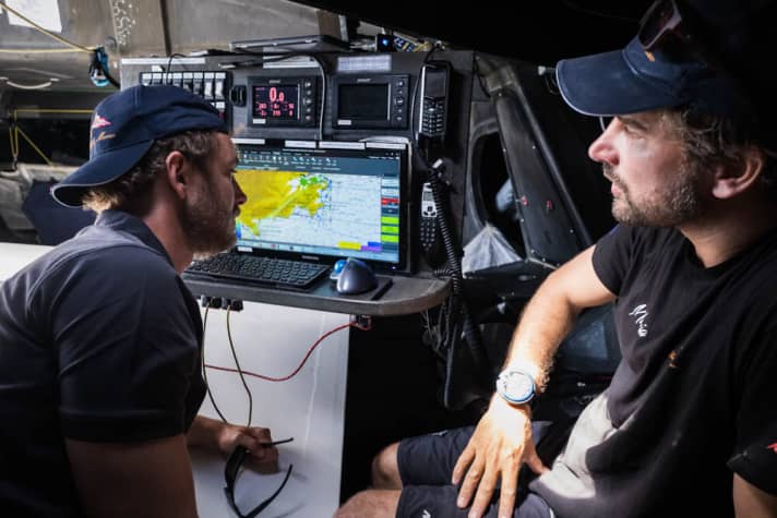   Au travail sous le pont : Pierre Casiraghi et Boris Herrmann