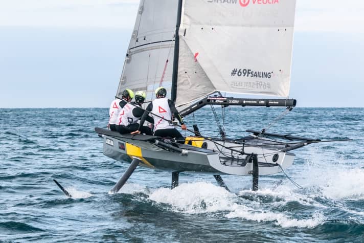   Monohull on "stilts": the 69F in foiling mode