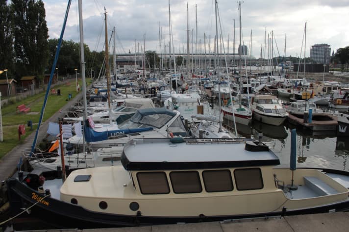   It can get crowded, but it's really cosy: the Sixhaven in Amsterdam