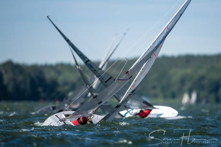   Two and three-way battles can be observed non-stop in 2.4mR regattas. The sailors enjoy the adrenaline-fuelled game