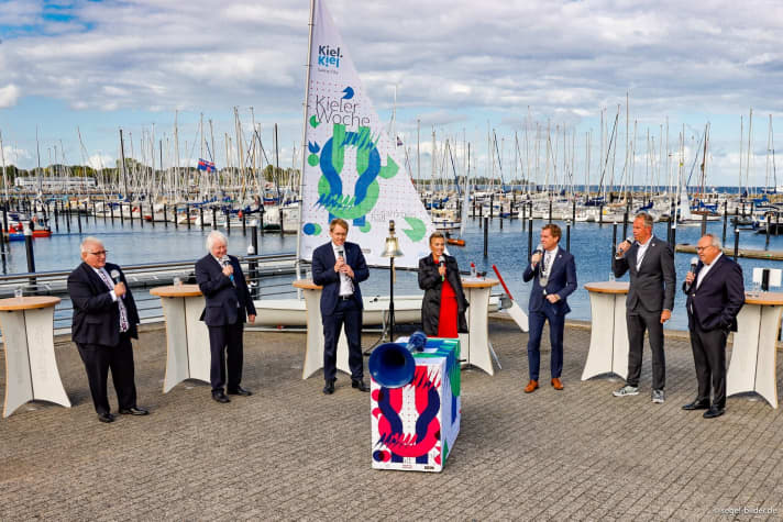   Ospiti di spicco all'apertura della Settimana di Kiel, che per la prima volta si è svolta con i velisti nello Schilksee e non nel centro della città