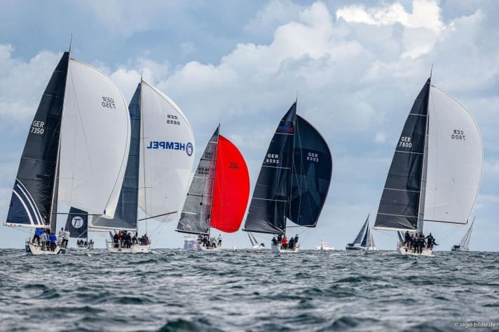   Les grands yachts du championnat ORCi dans le cadre de la Kieler Woche 2020 sous spinnaker. Le programme exact de la Semaine de Kiel 2021, reportée à septembre, sera annoncé ultérieurement par les organisateurs.