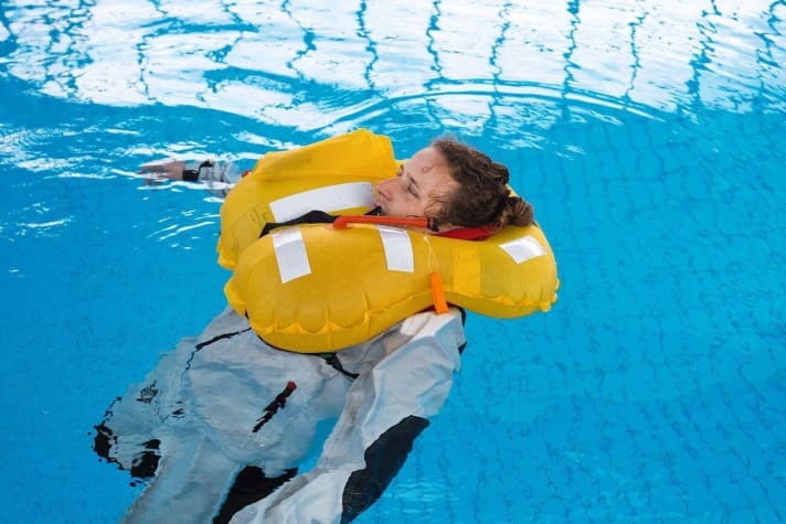 Slides up, but doesn't choke much: the AWN Security buoyancy bubble.