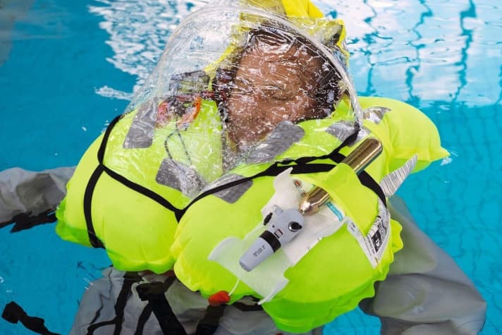 Drei Sterne für die Marinepool-Weste.