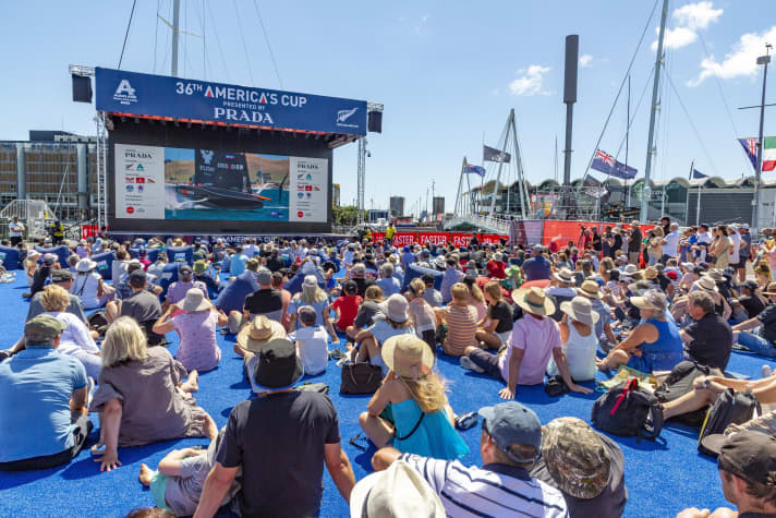   Scenes that are currently hard to imagine in Europe: a relaxed and peaceful fan festival at the America's Cup in Auckland, where the corona virus is currently not a concern after last year's tough lockdowns and with the strictest entry and quarantine conditions Carlo Borlenghi