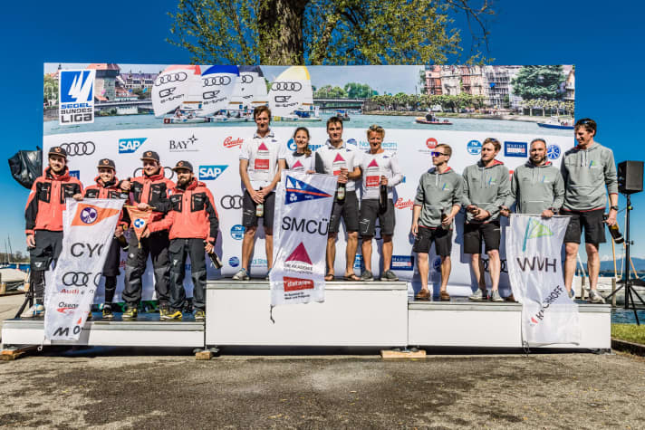   Les trois meilleurs clubs de première division sur le podium : le Segel- und Motorboot Club Überlingen a fait la course en tête, reléguant le Wassersportverein Hemelingen et l'hôte du Chiemsee Yacht Club aux deuxième et troisième places.