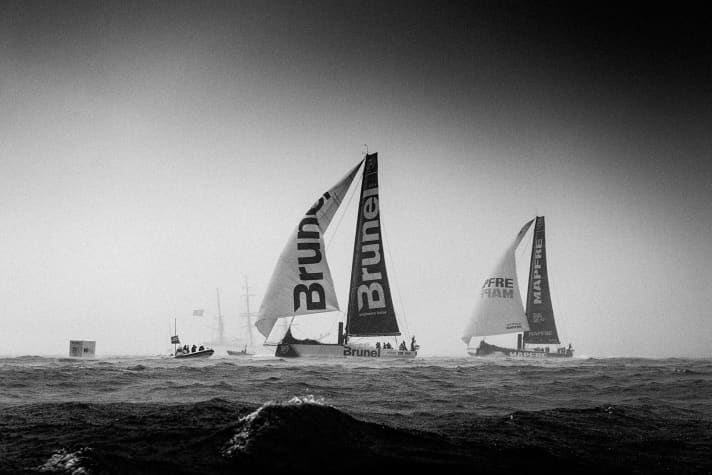   Das Duell des Tages lieferten sich "Brunel" und "Mapfre", hier von Fotograf Eloi Stichelbaut stilsicher eingefangen
