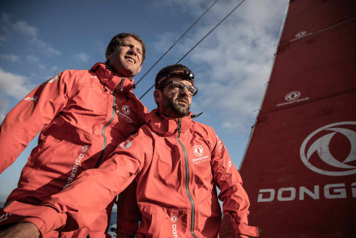   Charles Caudrelier et Pascal Bidégorry sont actuellement à la traîne, relégués à la 4e place pendant la nuit et craignant pour leur place de leader au classement général.