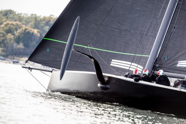   Le yacht test des Américains en action