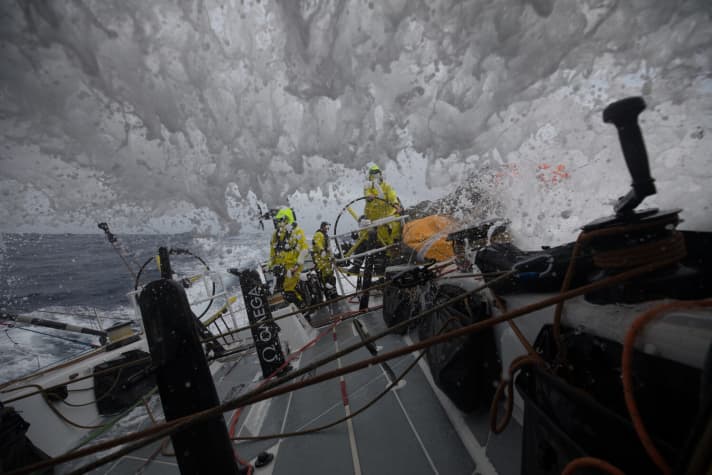   Die Front kurz vor Erreichen des Zielhafens weckte noch einmal Erinnerungen an die Bilder aus dem Southern Ocean