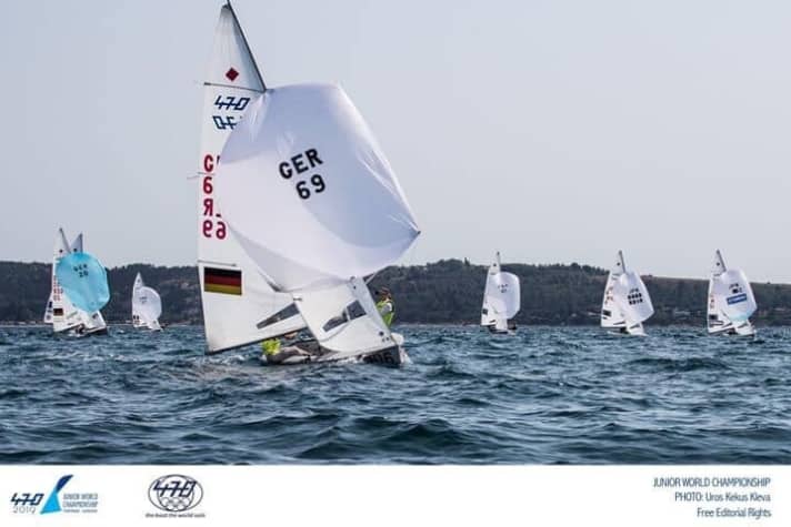   Sailing to the Junior World Championship title with sail number 69: Luise and Helena Wanser