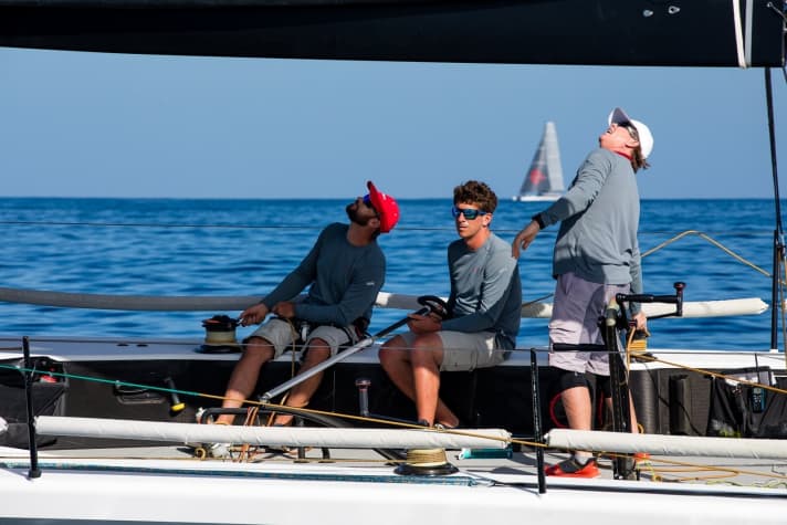   Le skipper et barreur "Outsider" Bo Teichmann et l'équipage du RORC Caribbean 600