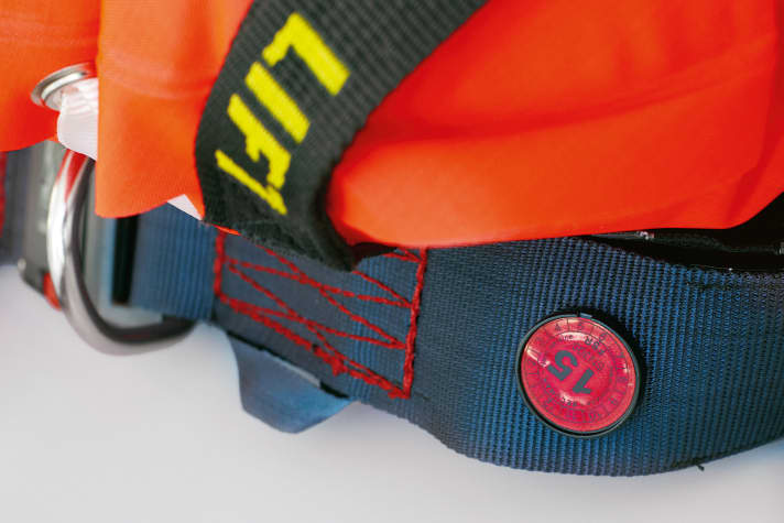   Il sigillo di manutenzione sul gilet indica il tempo che manca alla prossima ispezione. Questa deve essere effettuata ogni due anni