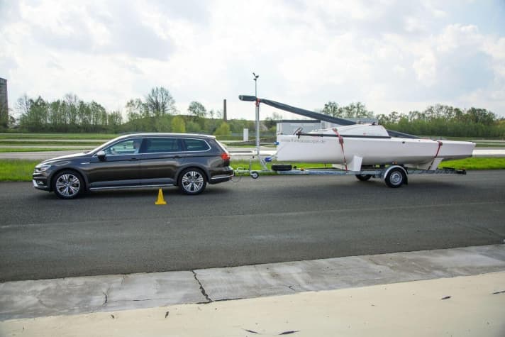 At 30 km/h, it is only half a car length to a standstill