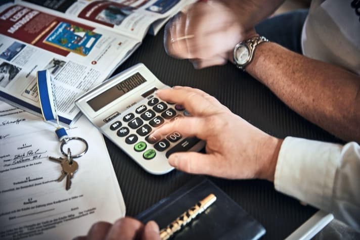   When buying a used boat, it is important to always keep an eye on the follow-up costs - without rose-tinted spectacles.