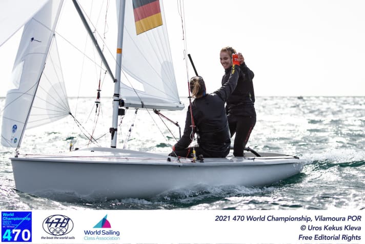   Shared joy after the day's victory at the World Championship: helmswoman Wanser and foresailor Winkel