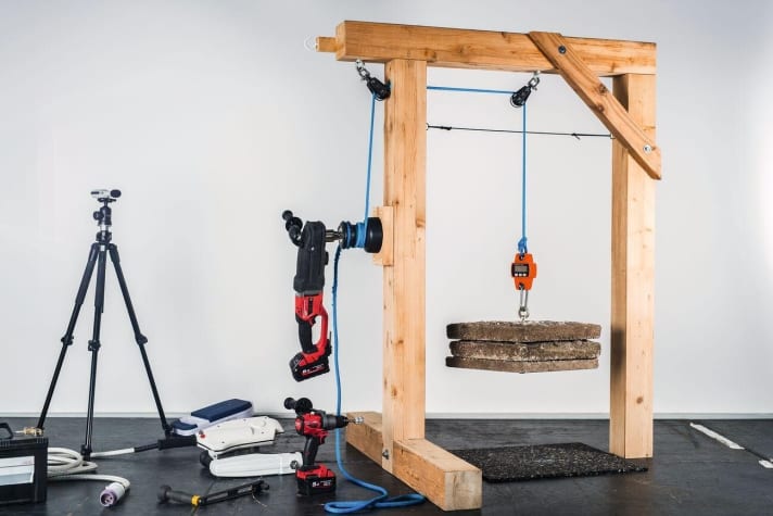   Tacking marathon with the concrete genoa: the test stand for the e-cranks