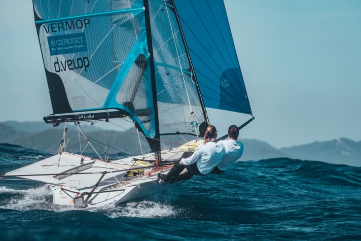   Qualifiées pour les Jeux Olympiques à leur troisième tentative après des performances exceptionnelles en 49erFX : Tina Lutz et Susann Beucke