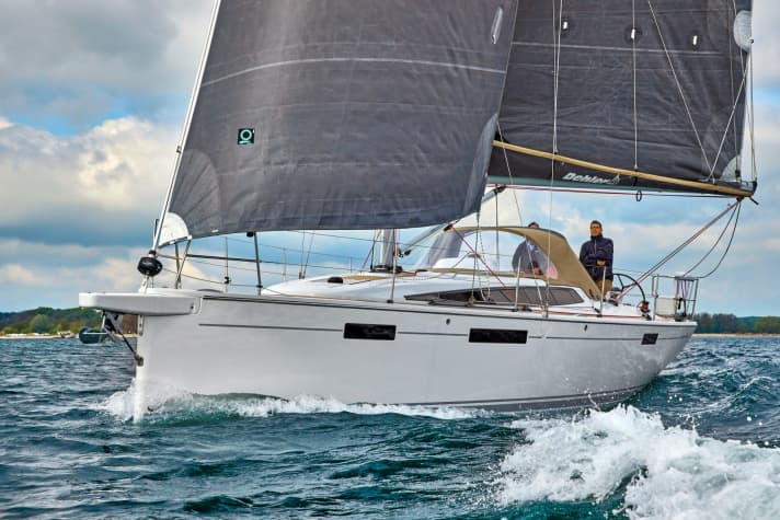   Hull length 11.30 m; width 3.75 m; weight 7.5 tonnes; price 254,541 euros