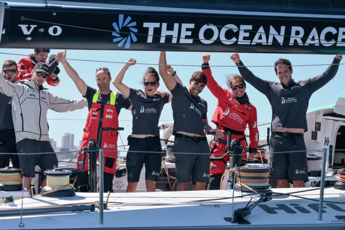   Il team Mirpuri festeggia la vittoria di classe nella flotta VO65