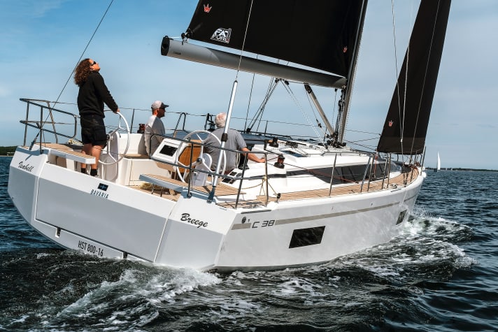   Hull length 10.99 m; width 3.98 m; weight 9.1 tonnes; price 188,615 euros