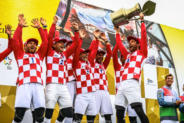   Vincere come test: i croati hanno vinto una delle regate di prova sul lago di Neuchâtel, dove anche gli austriaci con il capitano Thomas Zajac hanno fatto una grande prestazione di recente. La gioia dei croati per la vittoria era già degna della Gold Cup...