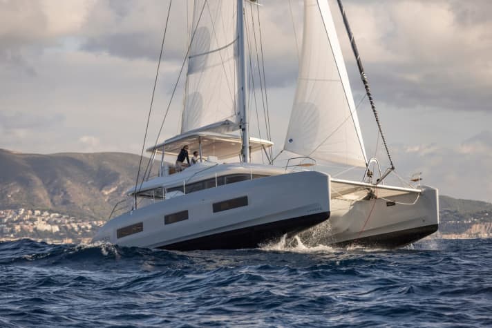   Steuern auf hohem Niveau: Lagoon 55 bei Wind und Welle