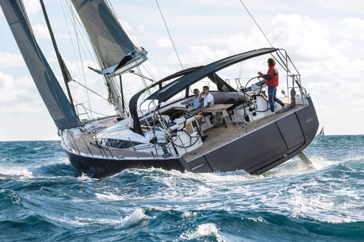   Hull length 17.41 m; width 5.20 m; weight 20.2 tonnes; price 928,560 euros