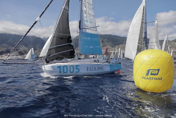   Scena di partenza dalla partenza della seconda tappa il 29 ottobre al largo di Santa Cruz de La Palma