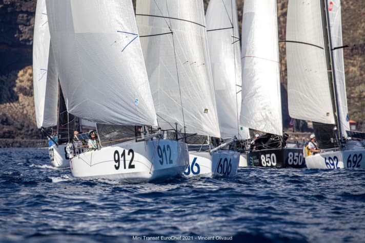   Impressione della partenza della tappa regina del Mini-Transat attraverso l'Atlantico