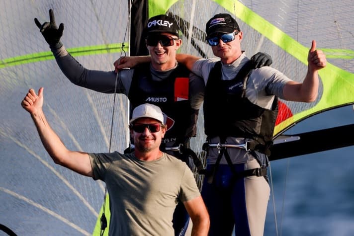   49er coach Max Groy (front) and his silver crew with Tim Fischer and Fabian Graf