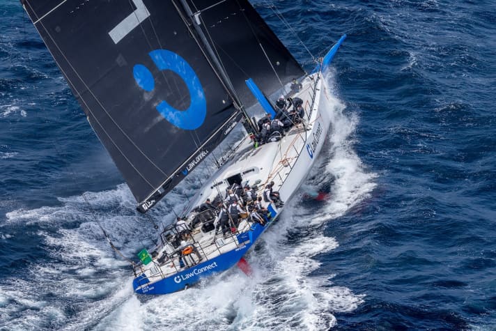   Rang mit der führenden "Black Jack"-Crew wenige Stunden nach dem Start um die Führung: die Crew um Christian Beck auf dem Maxi "LawConnect"