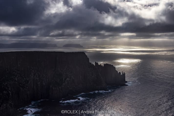   Un'impressione di Andrea che cattura in modo magico il carattere della Rolex Sydney Hobart Race