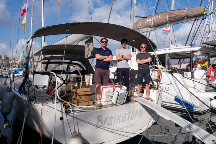   Prima della partenza: il "Brainstorm" nel porto di La Palma a Gran Canaria