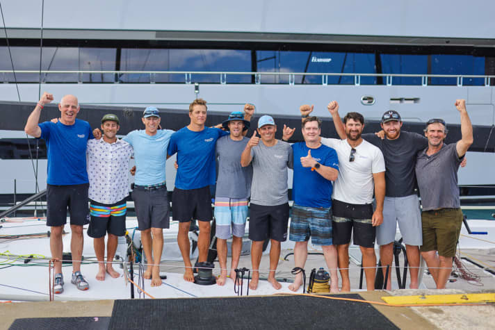  Die Sieger-Crew der 13. Auflage des RORC Caribbean 600: "Warrior Won"