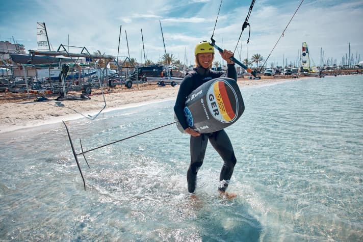   Felice Jannis Maus: al quarto posto, il kiter sente di essere sulla buona strada e, dopo aver completato il suo master in fisica, ha potuto finalmente concentrarsi pienamente sulla sua campagna olimpica e iniziare la stagione con successo.