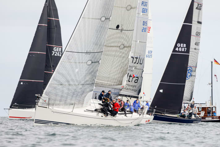   Sieg in der letzten Wettfahrt und damit Gesamtsieger punktgleich vor der „Stony VIII“ (Steen Toftebjerg/Dänemark) und einen Punkt vor der „XEN“ (Torsten Bastiansen/Flensborg Yacht Club): „Freya“ (Nick Heuwinkel/Kieler Yacht-Club)