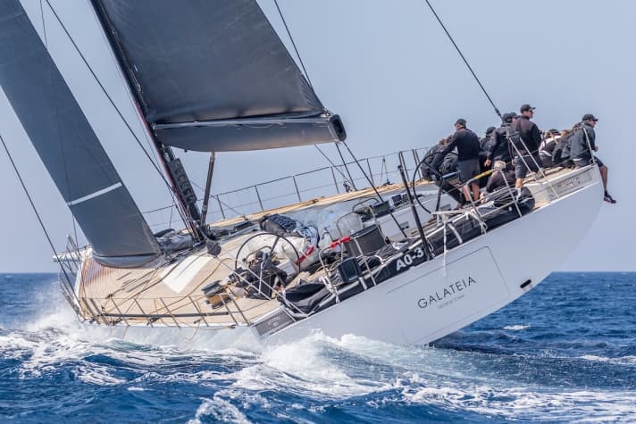   Un yacht de course imposant : le "Galateia" de David Leuschen