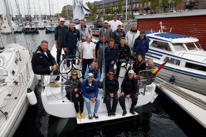 Alle in einem Boot: die Teilnehmer am Gruppentest in Flensburg