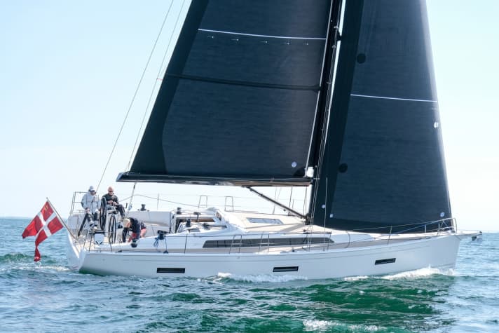   Typisch X. Die Linien bleiben der Marke treu. Das Testschiff ist mit einem Upgrade an Segeln und beim Rigg ausgestattet