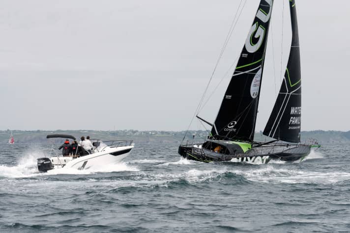   Mit diesem Boot wollen Benjamin Dutreux, Robert Stanjek, Phillip Kasüske und die erfahrene Weltumseglerin Annie Lush die sieben Etappen im 14. The Ocean Race als Guyot Environnement-Team Europe bestreiten