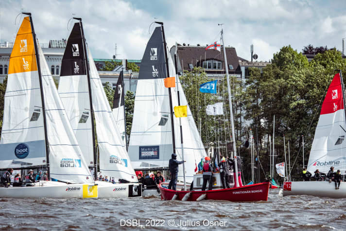   The name of the red boat of the HSC race management was rather not the programme ...