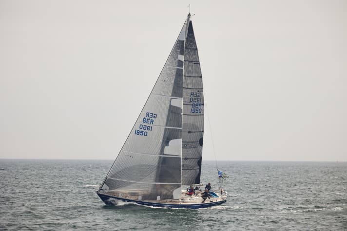 Nach berechneter Zeit schnellstes Schiff auf der großen Bahn: die Swan 48 "Elan" der Pantaenius-Familie Baum