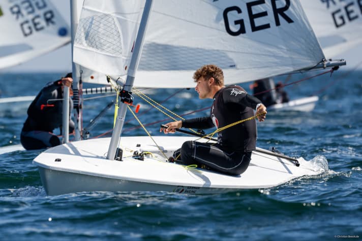   Julian Hoffmann sails to success in the Ilca 7 in the stern water of his club mate and role model Philipp Buhl