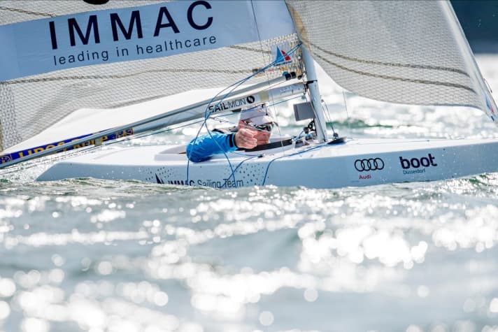   2.4-mR-Steuermann Heiko Kröger in seinem Element bei der Kieler Woche