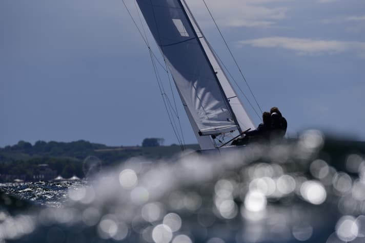   Voile de cerf-volant sur la vague de la Coupe du monde au large de Kühlungsborn