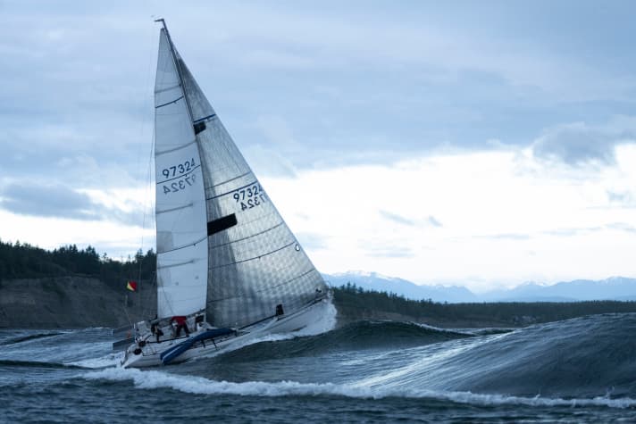   Il secondo classificato, "Elsewhere", si trova attualmente a circa 150 miglia nautiche dal traguardo.