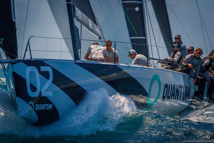   On course for the world championship crown: the Quantum Racing team before Cascais