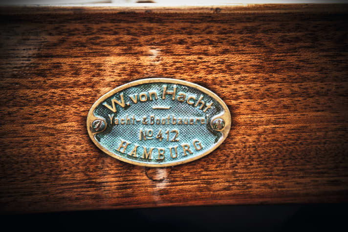   Before the First World War, Willy von Hacht's boatyard in Hamburg was one of the first addresses for light wooden regatta boats