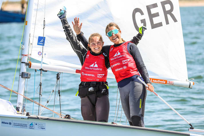   Winning smiles after the final thriller for Amelie Wehrle and Amelie Rinn